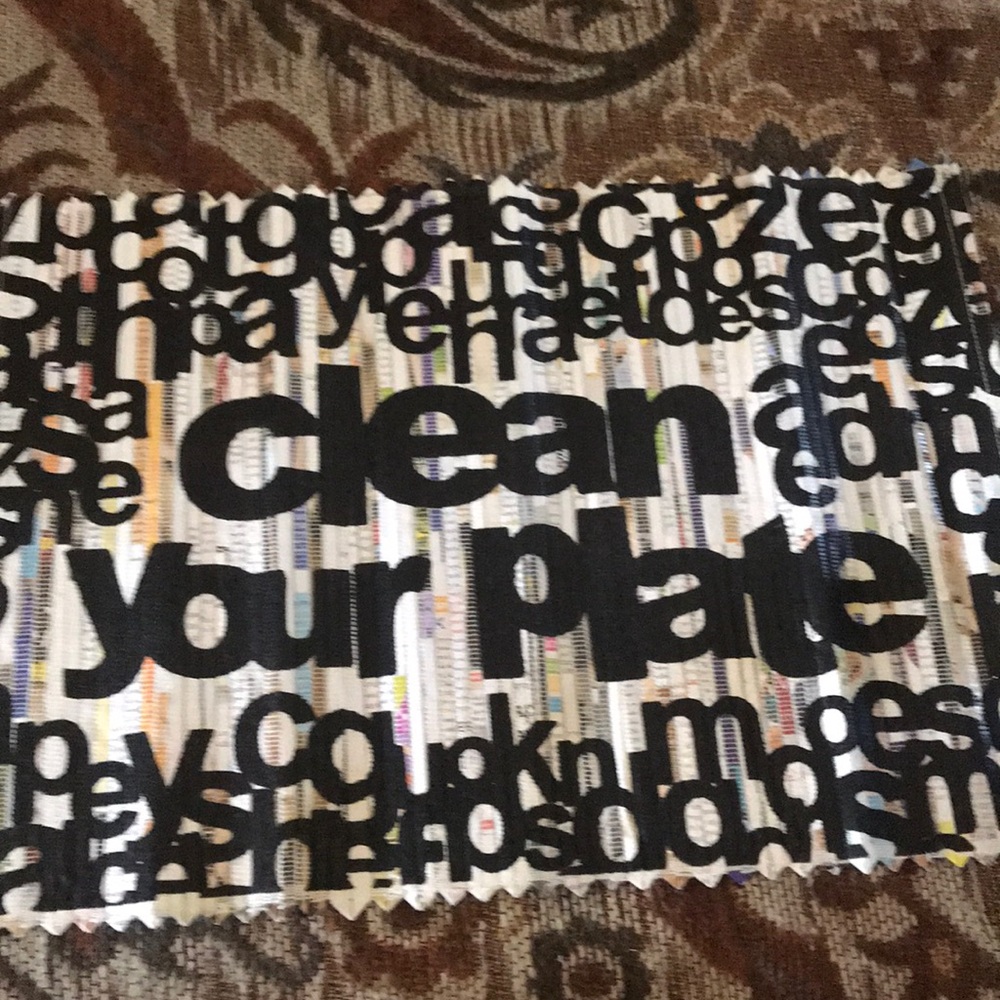 Set of 4 recycled paper place mats